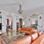Apartment 8 people Champs Élysées
